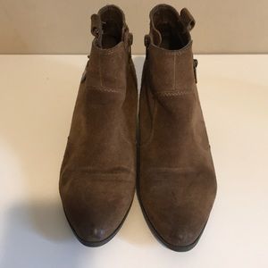Brown suede ankle booties